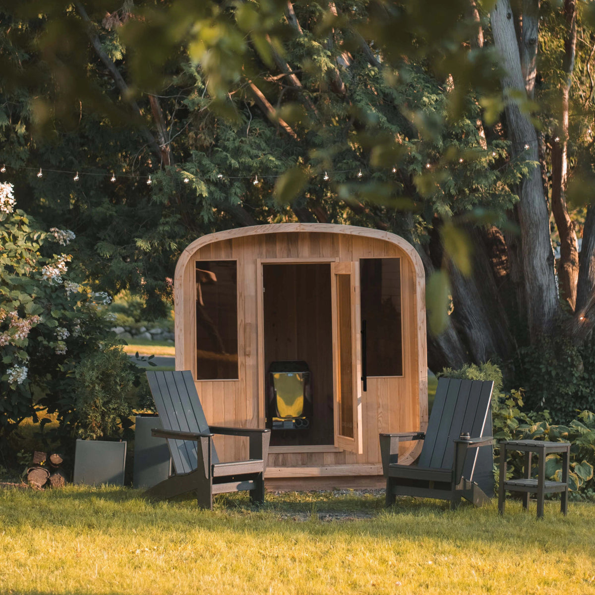 ALEKO Arnica Rustic Cedar Square Sauna – 6 Person Outdoor Wet & Dry Sauna